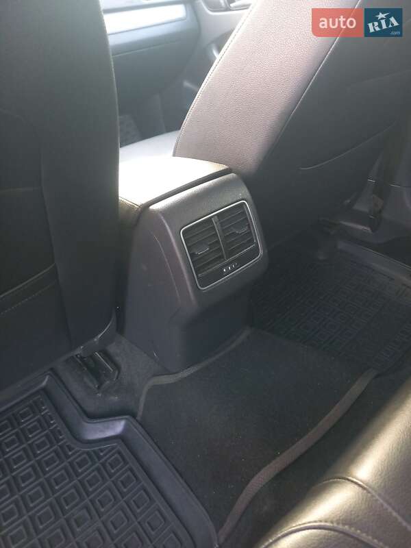 Седан Volkswagen Passat 2015 в Одессе