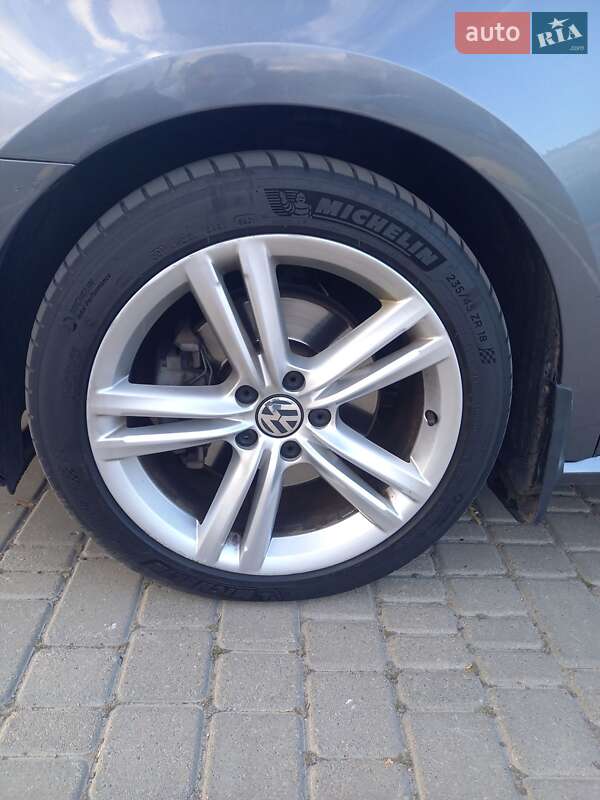 Седан Volkswagen Passat 2015 в Одессе