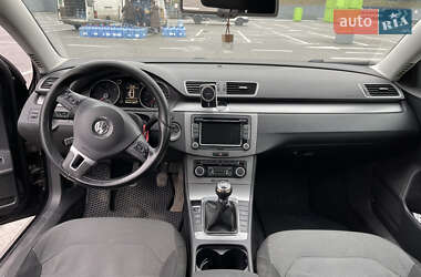 Универсал Volkswagen Passat 2010 в Киеве