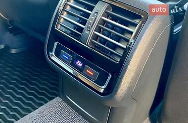 Седан Volkswagen Passat 2015 в 