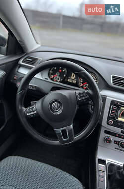 Универсал Volkswagen Passat 2012 в Киеве