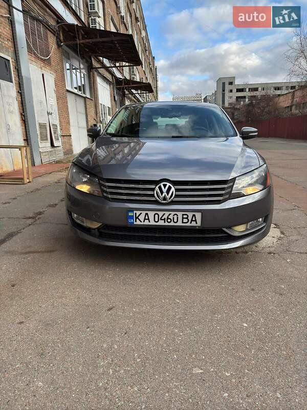 Седан Volkswagen Passat 2012 в Киеве