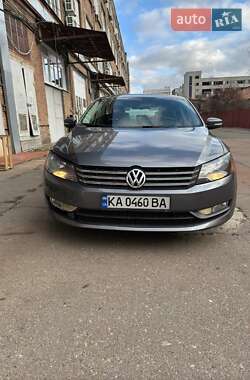 Седан Volkswagen Passat 2012 в Києві