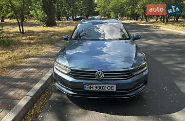 Универсал Volkswagen Passat 2016 в Одессе