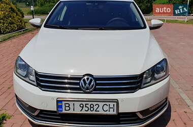 Універсал Volkswagen Passat 2012 в Гребінці