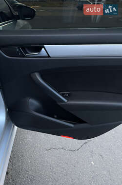 Седан Volkswagen Passat 2012 в 