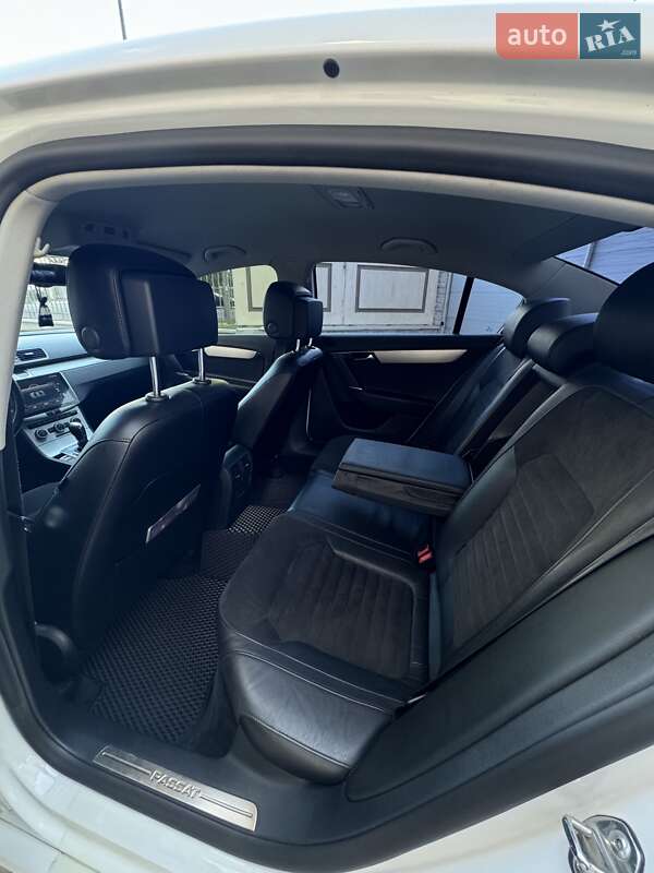 Седан Volkswagen Passat 2012 в Одессе