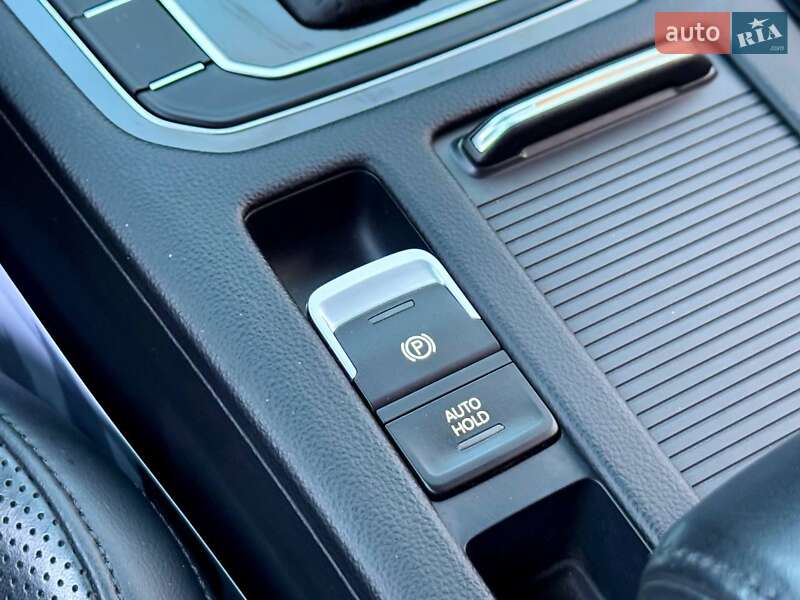 Седан Volkswagen Passat 2018 в Києві