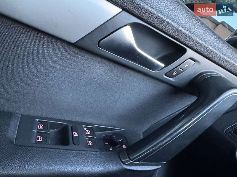 Универсал Volkswagen Passat 2011 в Ровно