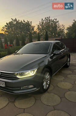 Седан Volkswagen Passat 2017 в Харкові