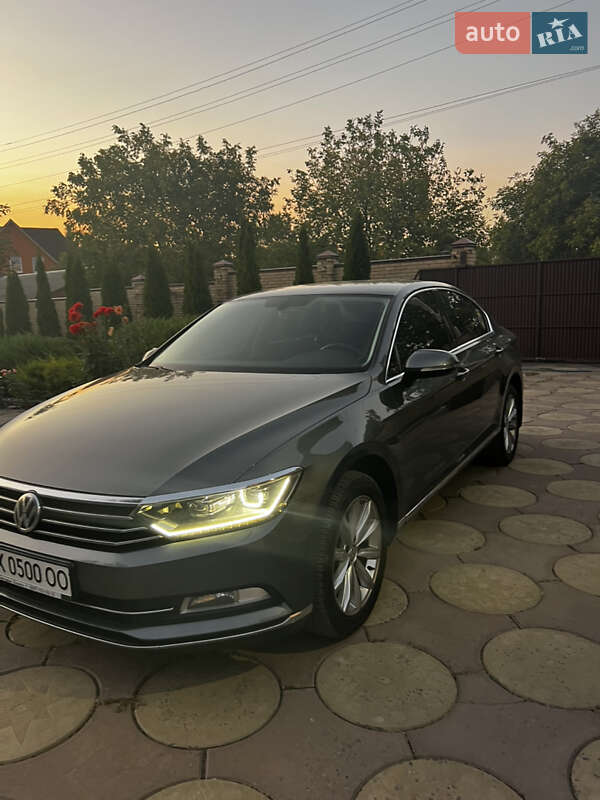 Седан Volkswagen Passat 2017 в Харкові