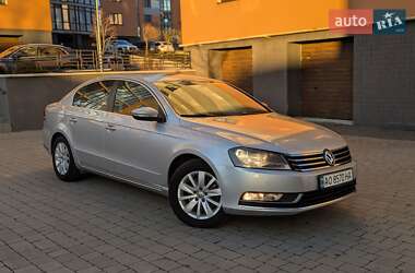 Седан Volkswagen Passat 2011 в Івано-Франківську