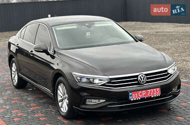 Седан Volkswagen Passat 2020 в Береговому