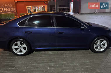 Седан Volkswagen Passat 2013 в Сумах