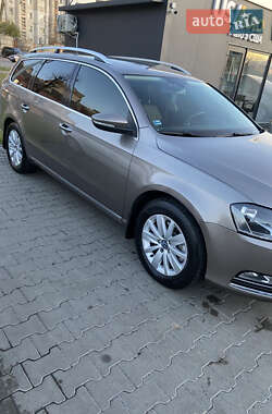 Універсал Volkswagen Passat 2011 в Червонограді