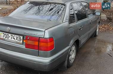 Седан Volkswagen Passat 1994 в Харкові