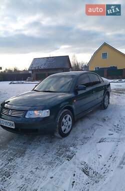 Седан Volkswagen Passat 1998 в Глинне