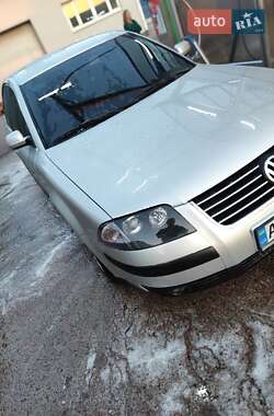 Седан Volkswagen Passat 2000 в Києві