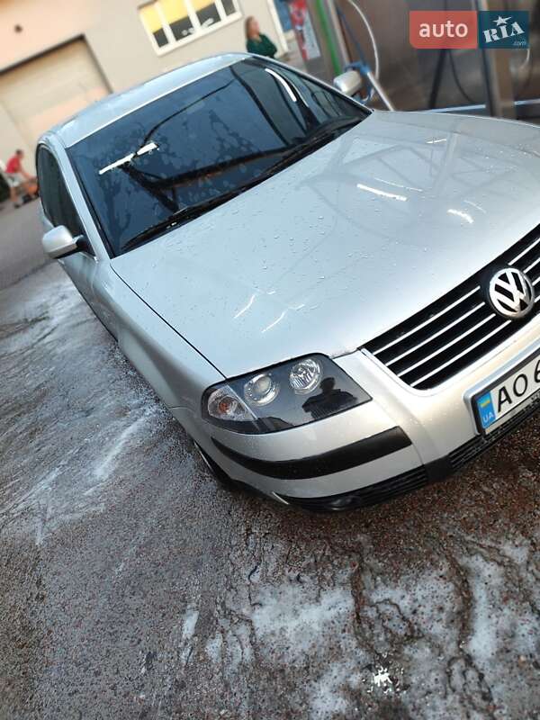 Седан Volkswagen Passat 2000 в Києві