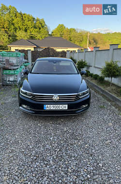 Седан Volkswagen Passat 2014 в Іршаві