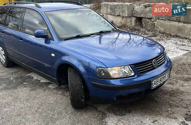 Седан Volkswagen Passat 1999 в Києві