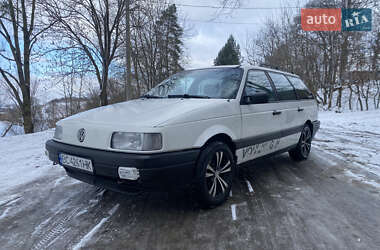 Универсал Volkswagen Passat 1988 в Стрые