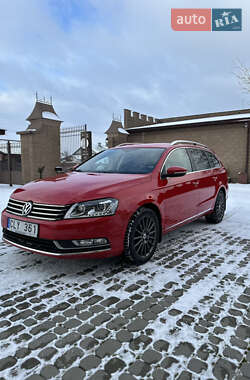 Універсал Volkswagen Passat 2012 в Почаєві