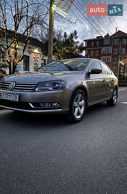 Седан Volkswagen Passat 2012 в Полтаві