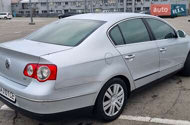 Седан Volkswagen Passat 2006 в Києві