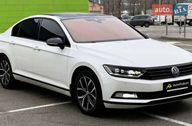 Седан Volkswagen Passat 2018 в Києві