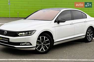 Седан Volkswagen Passat 2018 в Києві