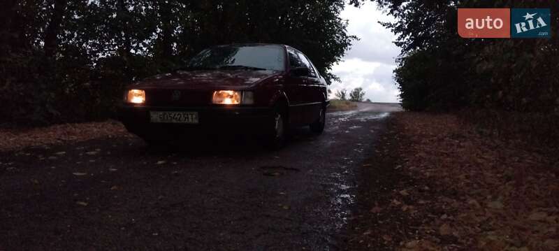 Седан Volkswagen Passat 1990 в Запорожье