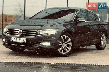 Седан Volkswagen Passat 2019 в Кропивницькому