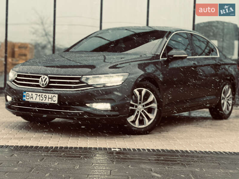 Седан Volkswagen Passat 2019 в Кропивницькому