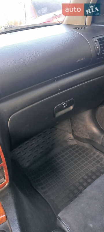 Седан Volkswagen Passat 2002 в Хмельнике