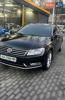 Седан Volkswagen Passat 2012 в Дніпрі