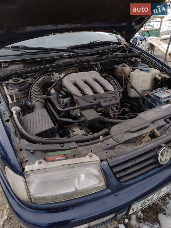 Седан Volkswagen Passat 1994 в Києві