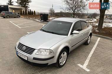 Седан Volkswagen Passat 2002 в Тульчині