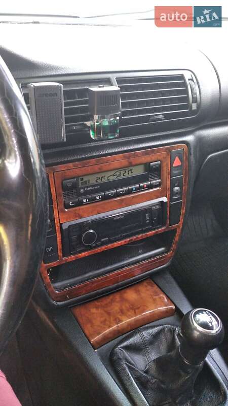 Универсал Volkswagen Passat 2001 в Рахове