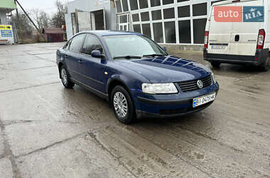 Седан Volkswagen Passat 1999 в Миргороді