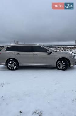 Універсал Volkswagen Passat 2019 в Любомлі