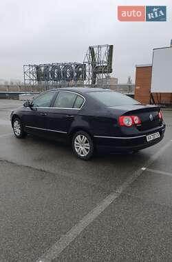 Седан Volkswagen Passat 2006 в Киеве