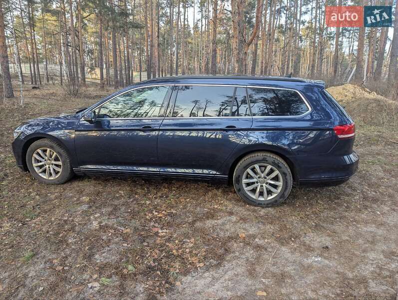 Универсал Volkswagen Passat 2017 в Киеве
