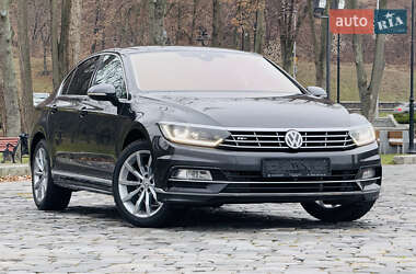 Седан Volkswagen Passat 2018 в Киеве