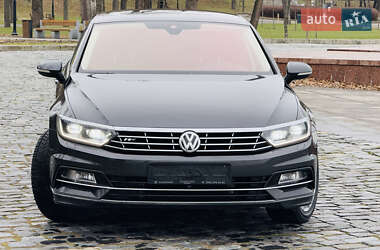 Седан Volkswagen Passat 2018 в Киеве