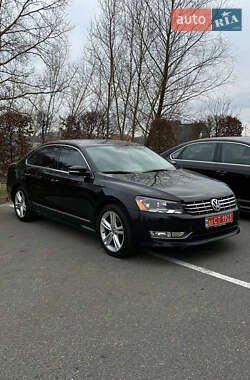 Седан Volkswagen Passat 2013 в Києві