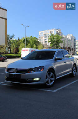 Седан Volkswagen Passat 2015 в Києві