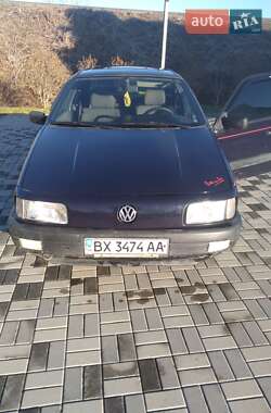 Седан Volkswagen Passat 1990 в Чернівцях