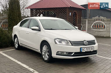 Седан Volkswagen Passat 2013 в Олевську