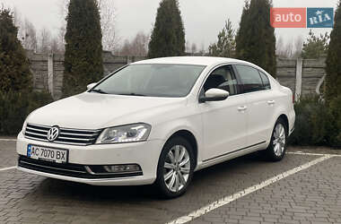 Седан Volkswagen Passat 2013 в Олевську